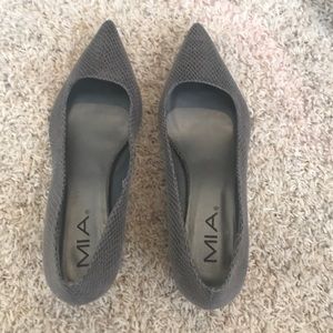 Mia small heel grey shoes
